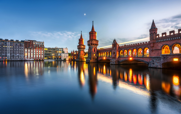 Oberbaumbrücke zwischen Kreuzberg und Friedrichshain