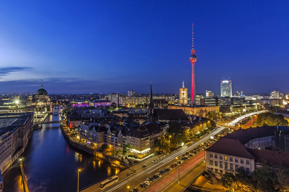 Skyline von Berlin mit Alexanderplatz, Berliner Dom und Fernsehturm, Deutschland