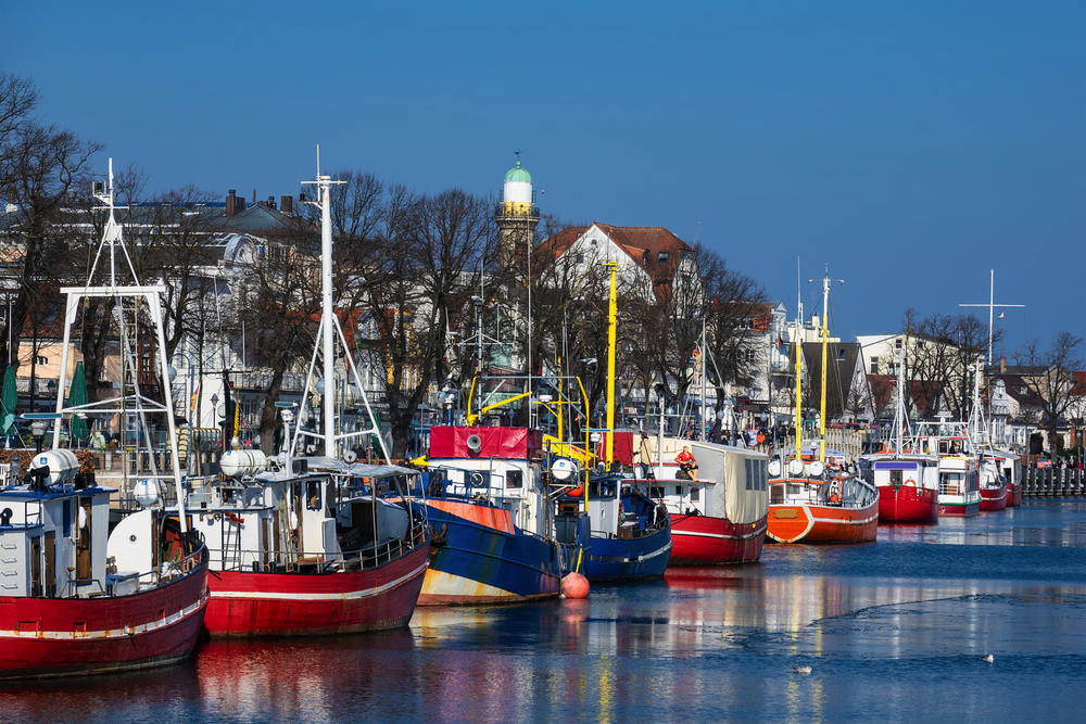 Blick auf den Alten Strom in Warnemünde