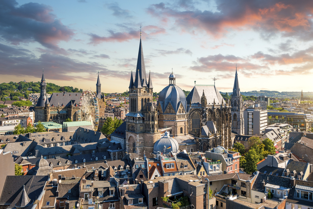 Luftansicht des Aachener Doms 