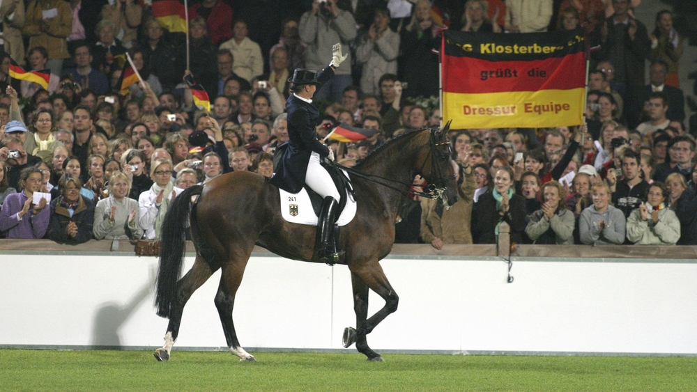 Pferd und Reiterin bei der Reit-WM in Aachen