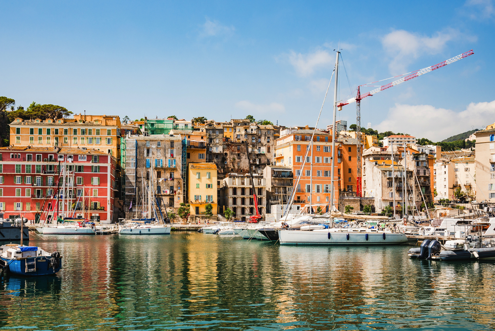 Panoramablick auf die Altstadt und den Hafen von Porto-Vecchio