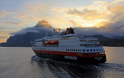 Außenansicht Hurtigruten Postschiffroute