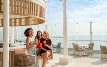 Freundinnen auf dem Mein Schiff 2